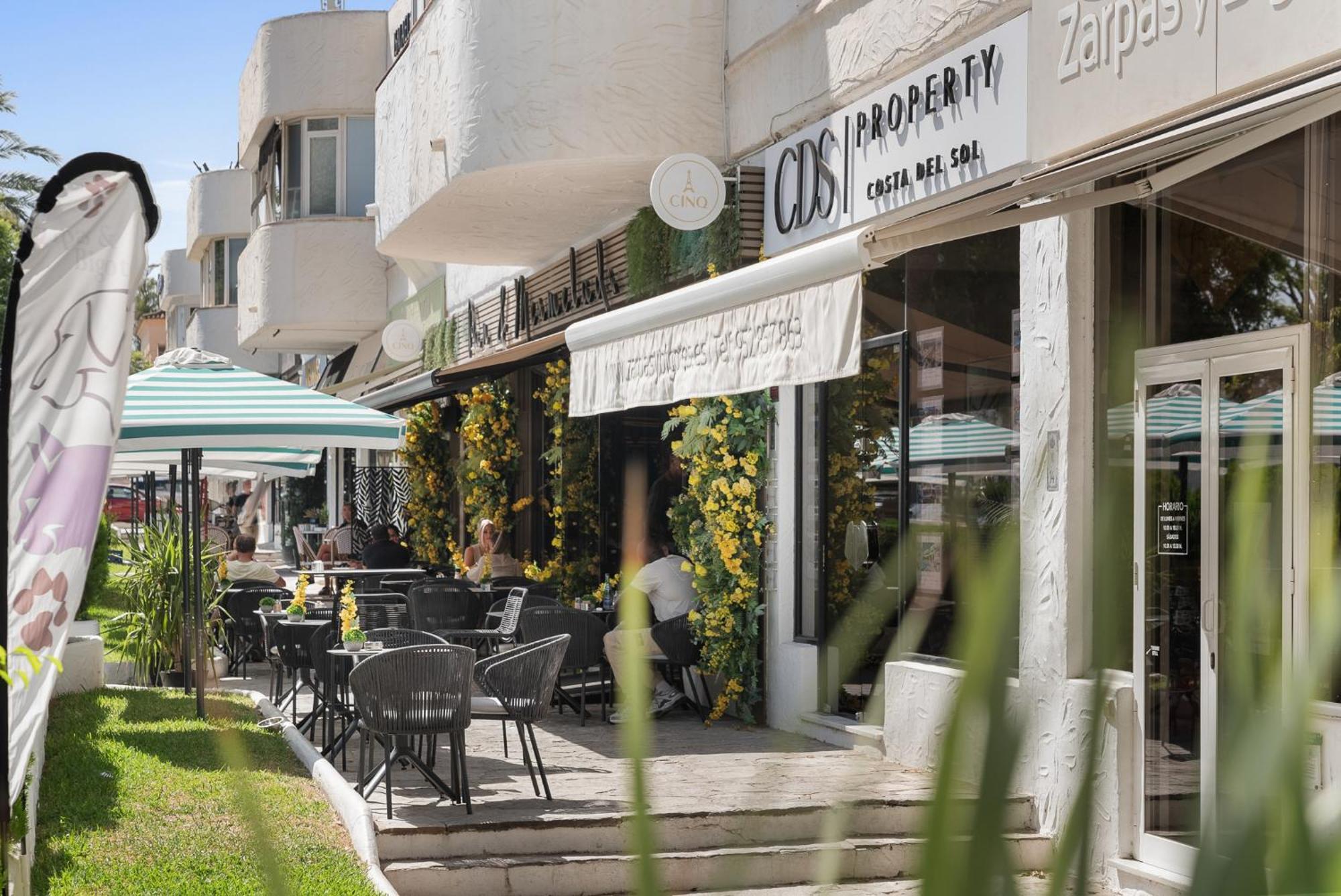 Marbella Real 3 bedroom seaside Rum bild