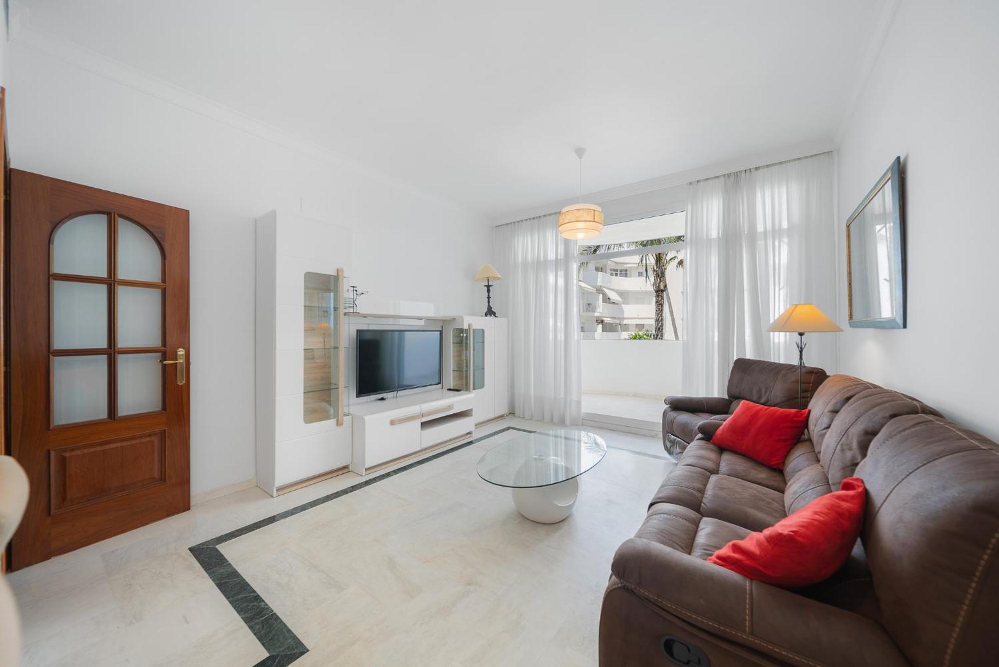 Marbella Real 3 bedroom seaside Rum bild